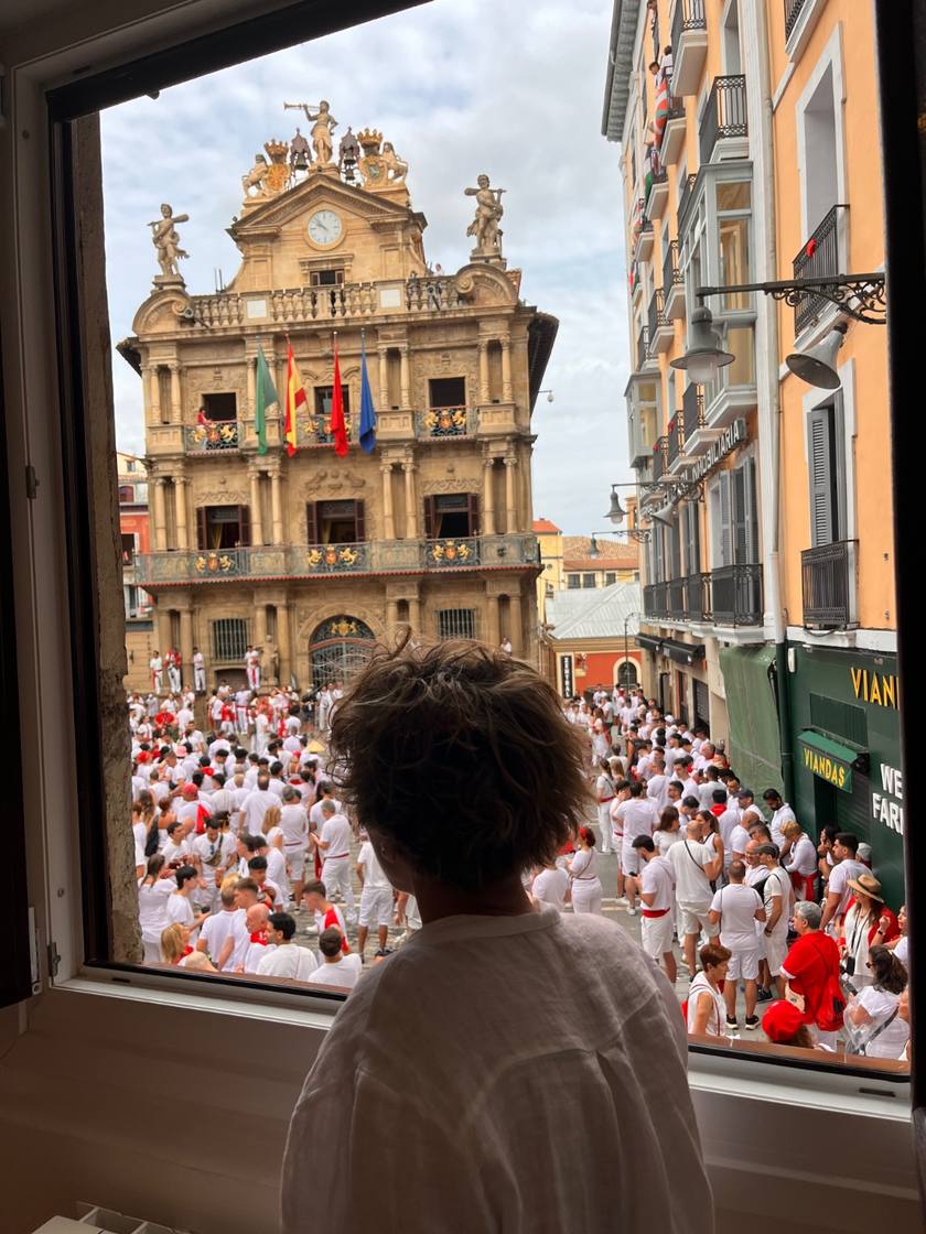 Chupinazo de San Fermín en la Plaza del Ayuntamiento de Pamplona